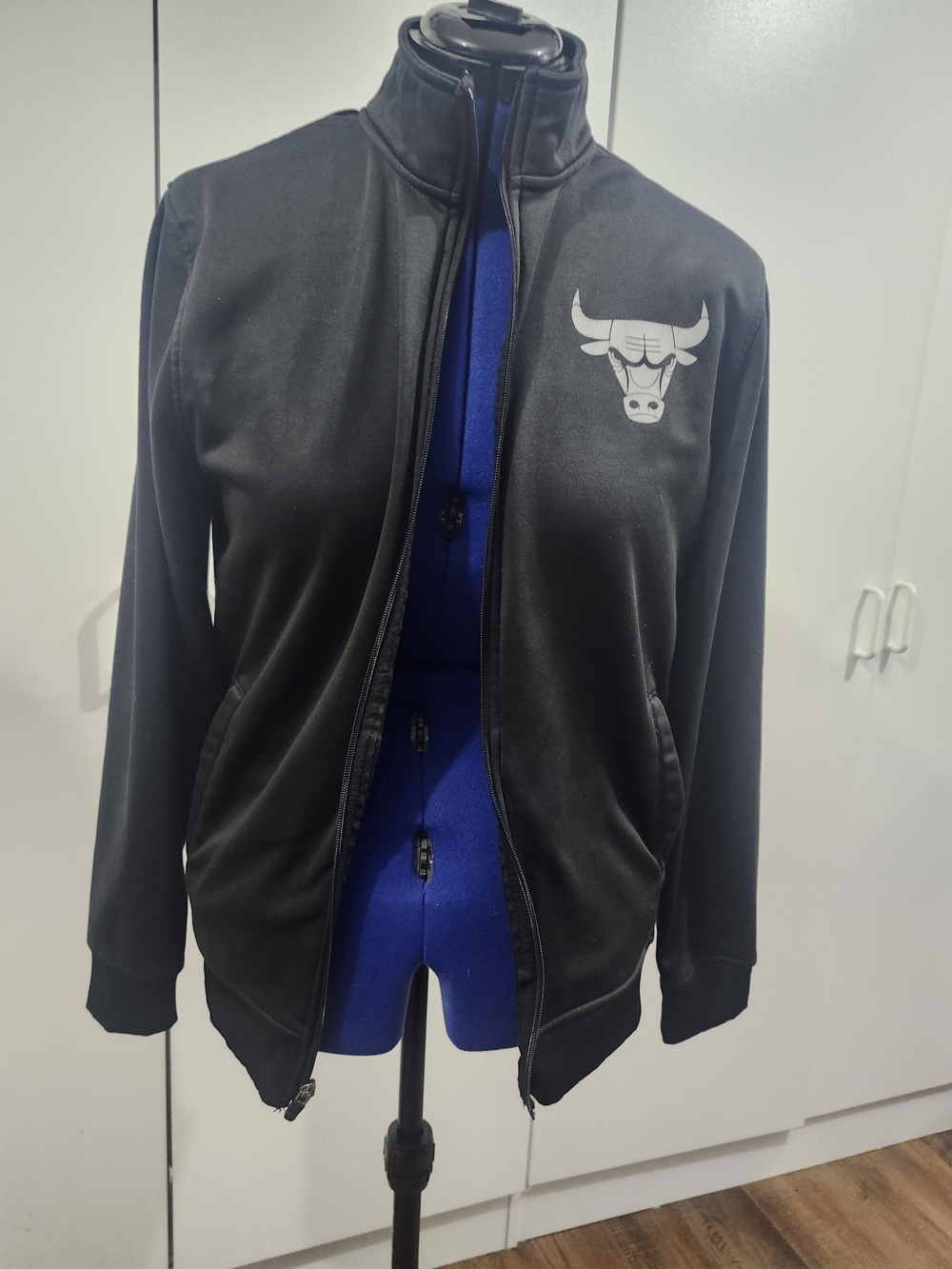 NBA Chicago Bulls Black Full-Zip Performance Jacket